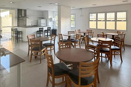 Apartamento à venda com 107m², 3 quartos e 2 vagas Apartamento à venda com 107m², 3 quartos e 2 vagasÁrea comum - Salão de festas