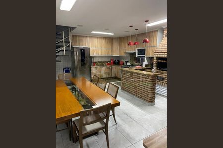 Casa à venda com 3 quartos, 156m² em Vila Paulista, São Paulo