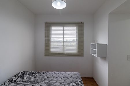 Quarto 1 de apartamento para alugar com 2 quartos, 32m² em Vila Carmosina, São Paulo