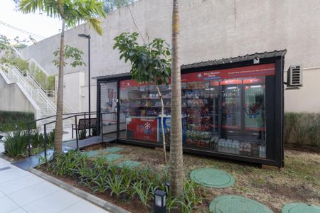 Apartamento para alugar com 32m², 2 quartos e sem vaga Apartamento para alugar com 32m², 2 quartos e sem vagaÁrea Comum - Mini Mercado