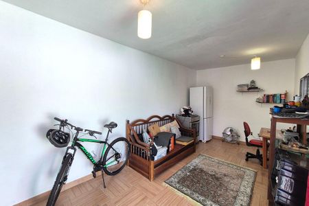 Casa à venda com 250m², 3 quartos e 2 vagas Casa à venda com 250m², 3 quartos e 2 vagasSala / Quarto