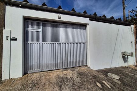 Casa à venda com 250m², 3 quartos e 2 vagas Casa à venda com 250m², 3 quartos e 2 vagasFachada do Prédio