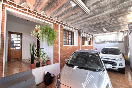 Casa à venda com 250m², 3 quartos e 2 vagas Casa à venda com 250m², 3 quartos e 2 vagasFachada do Prédio