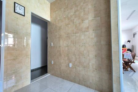 Casa à venda com 250m², 3 quartos e 2 vagas Casa à venda com 250m², 3 quartos e 2 vagasCopa
