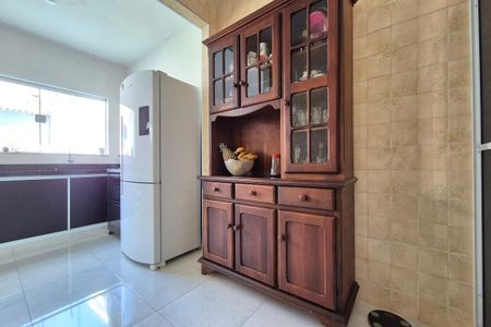 Casa à venda com 250m², 3 quartos e 2 vagas Casa à venda com 250m², 3 quartos e 2 vagasCopa