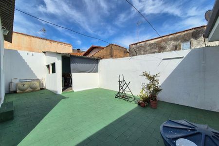 Casa à venda com 250m², 3 quartos e 2 vagas Casa à venda com 250m², 3 quartos e 2 vagasQuintal
