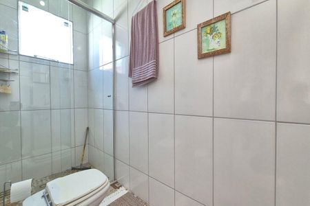 Casa à venda com 250m², 3 quartos e 2 vagas Casa à venda com 250m², 3 quartos e 2 vagasBanheiro