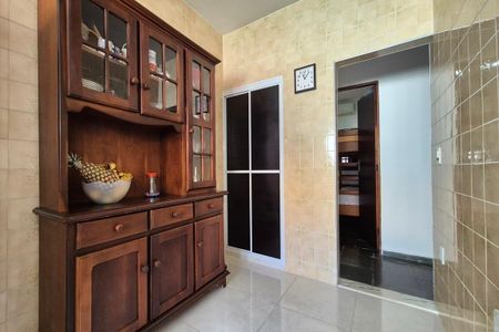 Casa à venda com 250m², 3 quartos e 2 vagas Casa à venda com 250m², 3 quartos e 2 vagasCopa