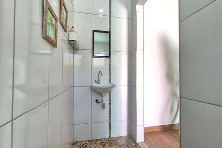 Casa à venda com 250m², 3 quartos e 2 vagas Casa à venda com 250m², 3 quartos e 2 vagasBanheiro