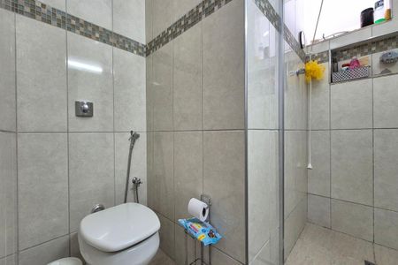 Casa à venda com 250m², 3 quartos e 2 vagas Casa à venda com 250m², 3 quartos e 2 vagasBanheiro