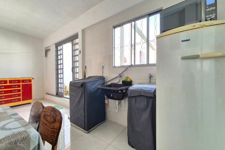 Casa à venda com 250m², 3 quartos e 2 vagas Casa à venda com 250m², 3 quartos e 2 vagasÁrea de Serviço