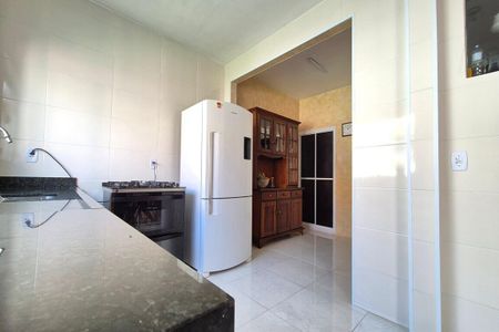 Casa à venda com 250m², 3 quartos e 2 vagas Casa à venda com 250m², 3 quartos e 2 vagasCozinha