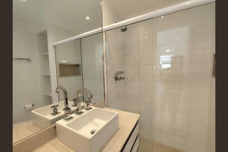 Apartamento à venda com 217m², 2 quartos e 2 vagas