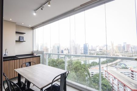 Studio para alugar com 35m², 1 quarto e 1 vaga Studio para alugar com 35m², 1 quarto e 1 vagaVaranda