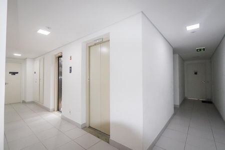Studio para alugar com 35m², 1 quarto e 1 vaga Studio para alugar com 35m², 1 quarto e 1 vagaHall Social