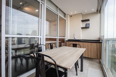 Studio para alugar com 35m², 1 quarto e 1 vaga Studio para alugar com 35m², 1 quarto e 1 vagaVaranda