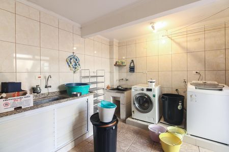 Casa à venda com 149m², 4 quartos e 2 vagas Casa à venda com 149m², 4 quartos e 2 vagasÁrea de Serviço
