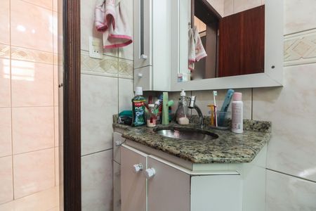 Casa à venda com 149m², 4 quartos e 2 vagas Casa à venda com 149m², 4 quartos e 2 vagasCasa 2 - Banheiro