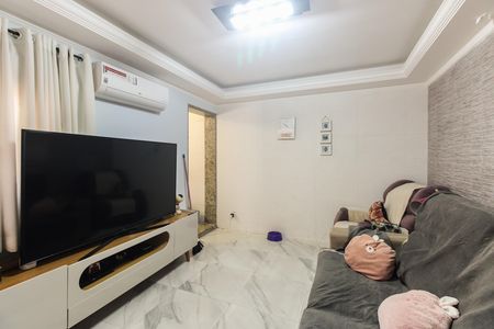 Casa à venda com 149m², 4 quartos e 2 vagas Casa à venda com 149m², 4 quartos e 2 vagasSala
