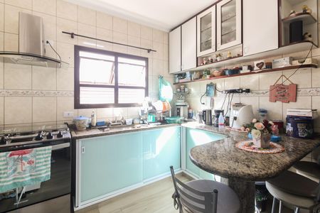 Casa à venda com 149m², 4 quartos e 2 vagas Casa à venda com 149m², 4 quartos e 2 vagasCozinha