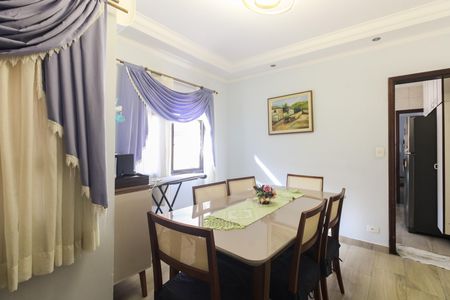 Casa à venda com 149m², 4 quartos e 2 vagas Casa à venda com 149m², 4 quartos e 2 vagasSala de Jantar