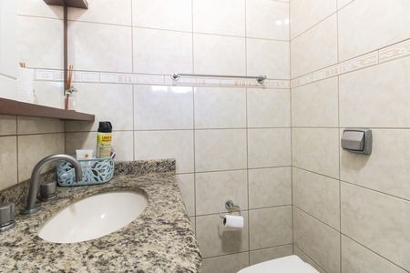 Casa à venda com 149m², 4 quartos e 2 vagas Casa à venda com 149m², 4 quartos e 2 vagasBanheiro 2