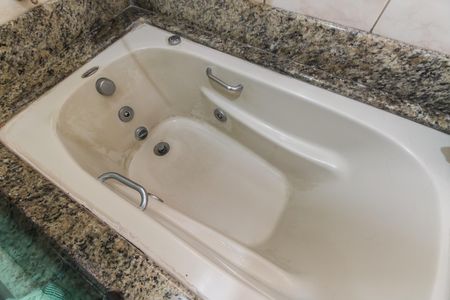 Casa à venda com 149m², 4 quartos e 2 vagas Casa à venda com 149m², 4 quartos e 2 vagasCasa 2 - Banheiro