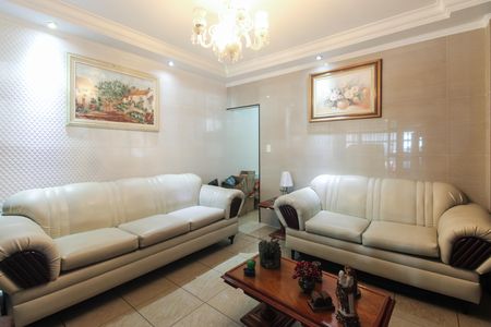 Casa à venda com 149m², 4 quartos e 2 vagas Casa à venda com 149m², 4 quartos e 2 vagasCasa 2 - Sala