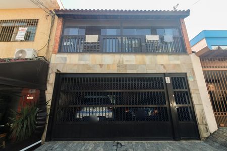 Casa à venda com 149m², 4 quartos e 2 vagas Casa à venda com 149m², 4 quartos e 2 vagasFachada