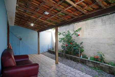 Casa para alugar com 60m², 2 quartos e 2 vagas Casa para alugar com 60m², 2 quartos e 2 vagasVaranda