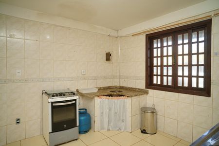 Casa para alugar com 60m², 2 quartos e 2 vagas Casa para alugar com 60m², 2 quartos e 2 vagasCozinha