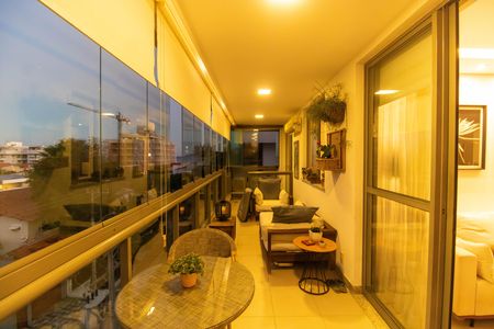 Apartamento à venda com 104m², 1 quarto e 1 vaga Apartamento à venda com 104m², 1 quarto e 1 vagaVaranda da Sala