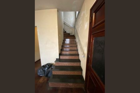 Casa à venda com 180m², 3 quartos e 4 vagas