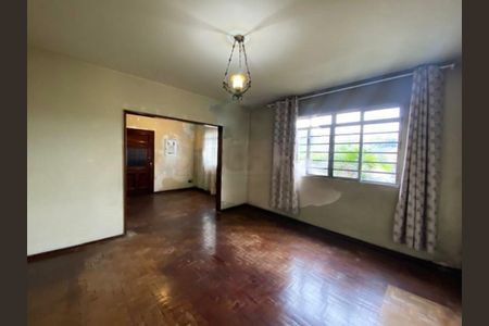 Casa à venda com 180m², 3 quartos e 4 vagas