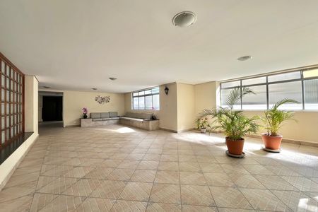Apartamento para alugar com 61m², 2 quartos e sem vagaHall social