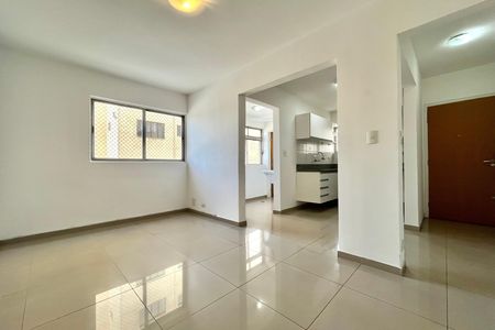Sala de apartamento para alugar com 2 quartos, 61m² em Vila Alexandria, São Paulo