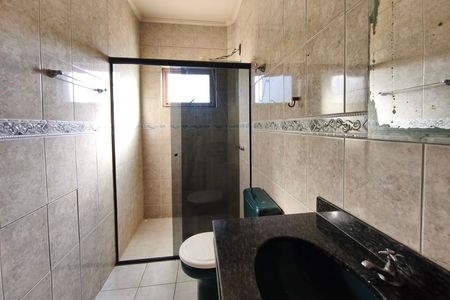 Casa para alugar com 135m², 3 quartos e 1 vaga Casa para alugar com 135m², 3 quartos e 1 vagaBanheiro Social