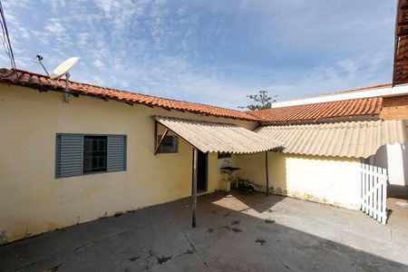 Casa para alugar com 150m², 1 quarto e 2 vagas Casa para alugar com 150m², 1 quarto e 2 vagasÁREA EXTERNA QUINTAL