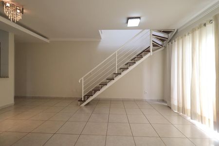 Apartamento para alugar com 174m², 3 quartos e 3 vagas Apartamento para alugar com 174m², 3 quartos e 3 vagasSala