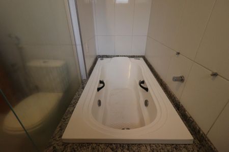 Apartamento para alugar com 174m², 3 quartos e 3 vagas Apartamento para alugar com 174m², 3 quartos e 3 vagasBanheiro da Suíte 3