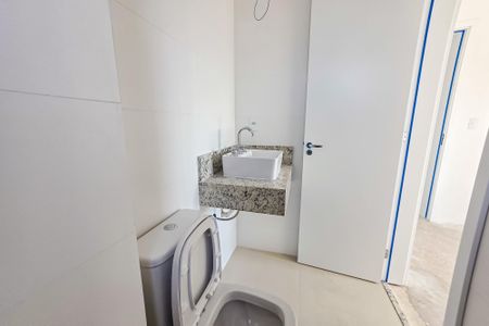 Apartamento à venda com 69m², 2 quartos e 2 vagasBanheiro da Suíte