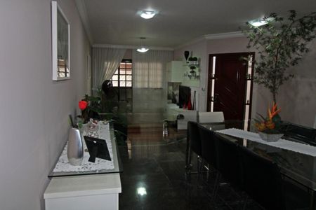 Casa à venda com 4 quartos, 187m² em Jardim Campo Grande, São Paulo