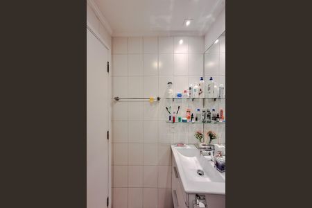 Apartamento à venda com 64m², 3 quartos e 1 vaga Apartamento à venda com 64m², 3 quartos e 1 vagaBanheiro da Suíte
