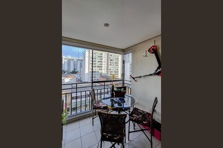 Apartamento à venda com 64m², 3 quartos e 1 vaga Apartamento à venda com 64m², 3 quartos e 1 vagaVaranda