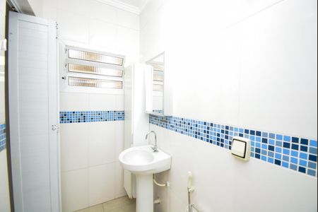 Casa à venda com 132m², 2 quartos e 2 vagasBanheiro da Edícula - Suíte