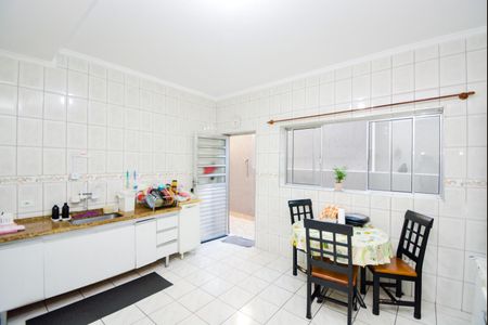 Casa à venda com 132m², 2 quartos e 2 vagasCozinha