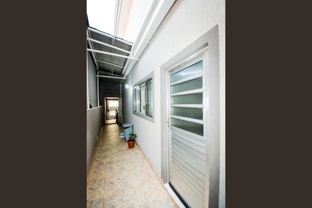 Casa à venda com 132m², 2 quartos e 2 vagasCorredor Social 