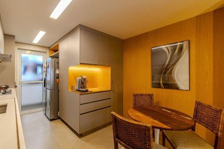 Apartamento à venda com 158m², 3 quartos e 1 vaga