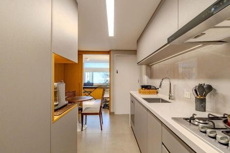 Apartamento à venda com 158m², 3 quartos e 1 vaga