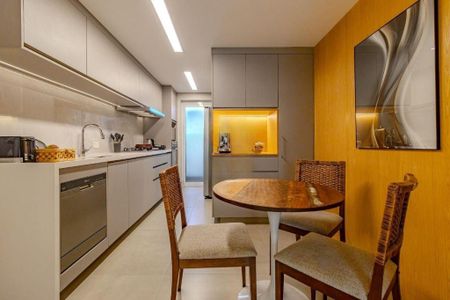 Apartamento à venda com 158m², 3 quartos e 1 vaga